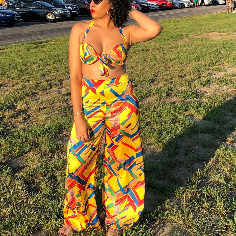 Beautiful Two-piece matching set perfect for Vacay
